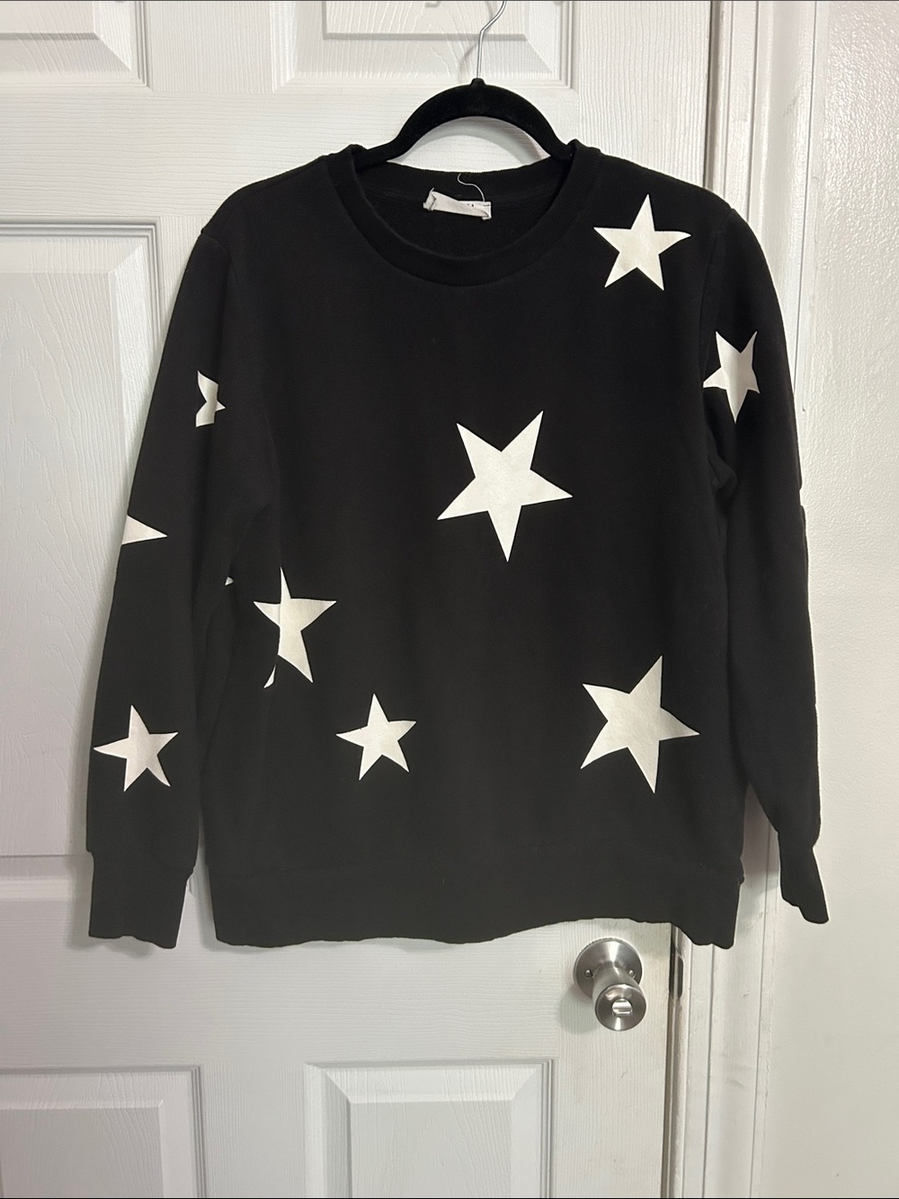 Zenana Outfitters Black Crewneck Sweater with White Star Print
